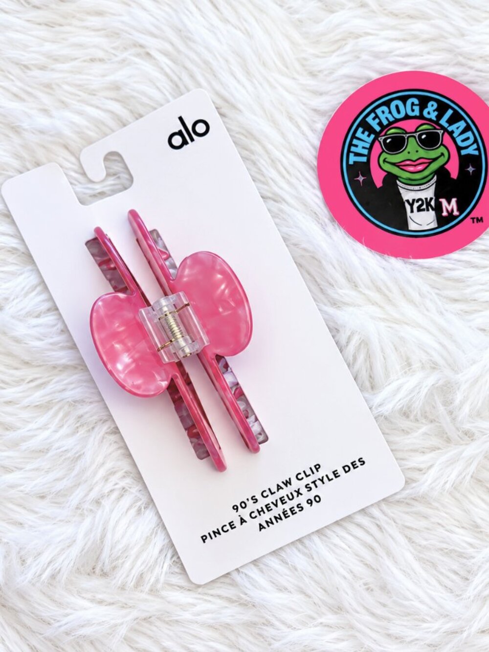 ALO Yoga 90’s Claw Clip Pearly Pink Hair Clip NWT - Picture 4 of 7